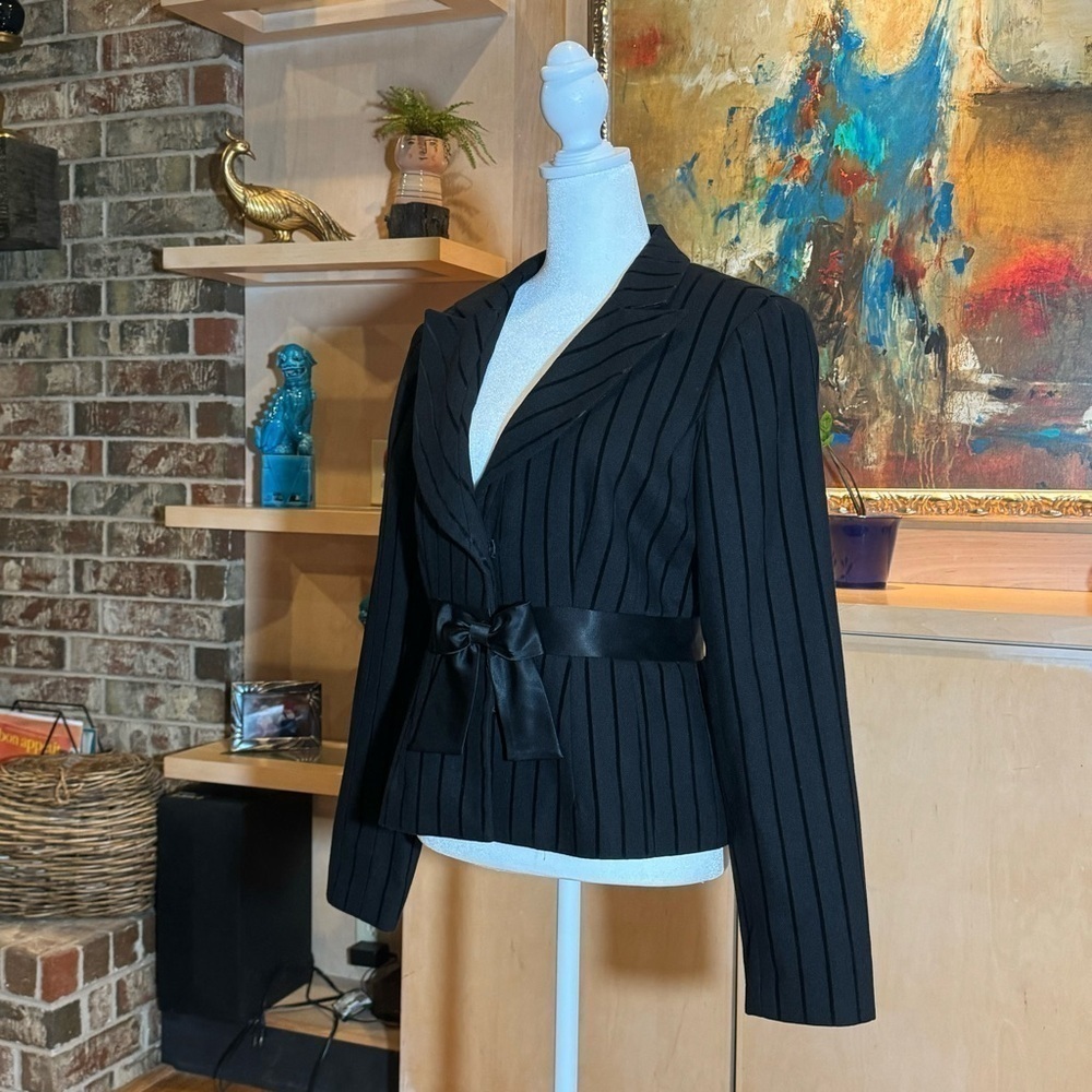 Harold’s Vintage Black Fitted Copped Jacket with Velvet Pinstripe - The Delia - Picture 10 of 10